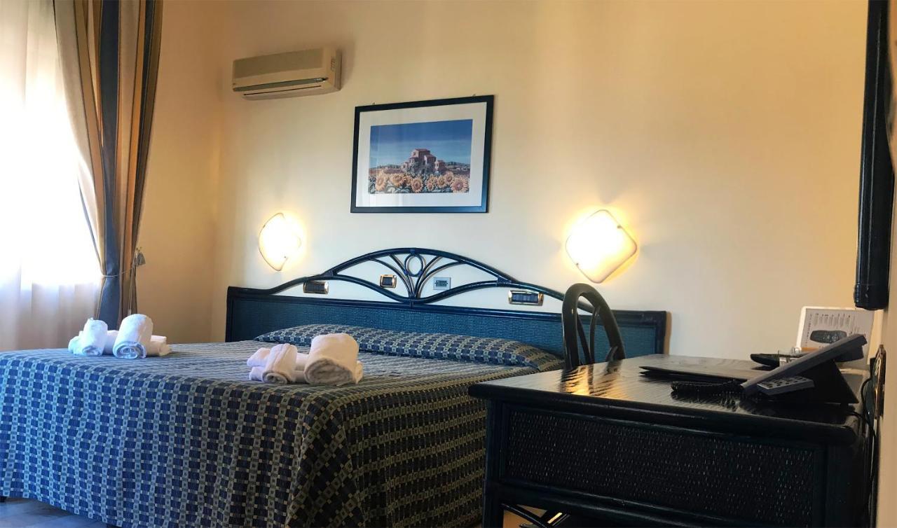 Double Room with Balcony and Sea View